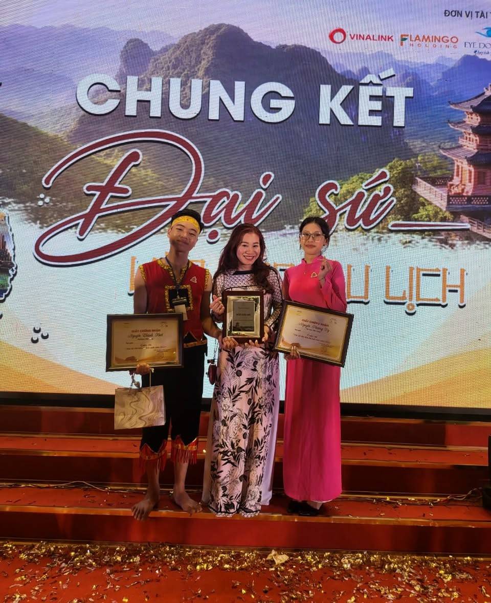 Khoảnh khắc Mùa 2